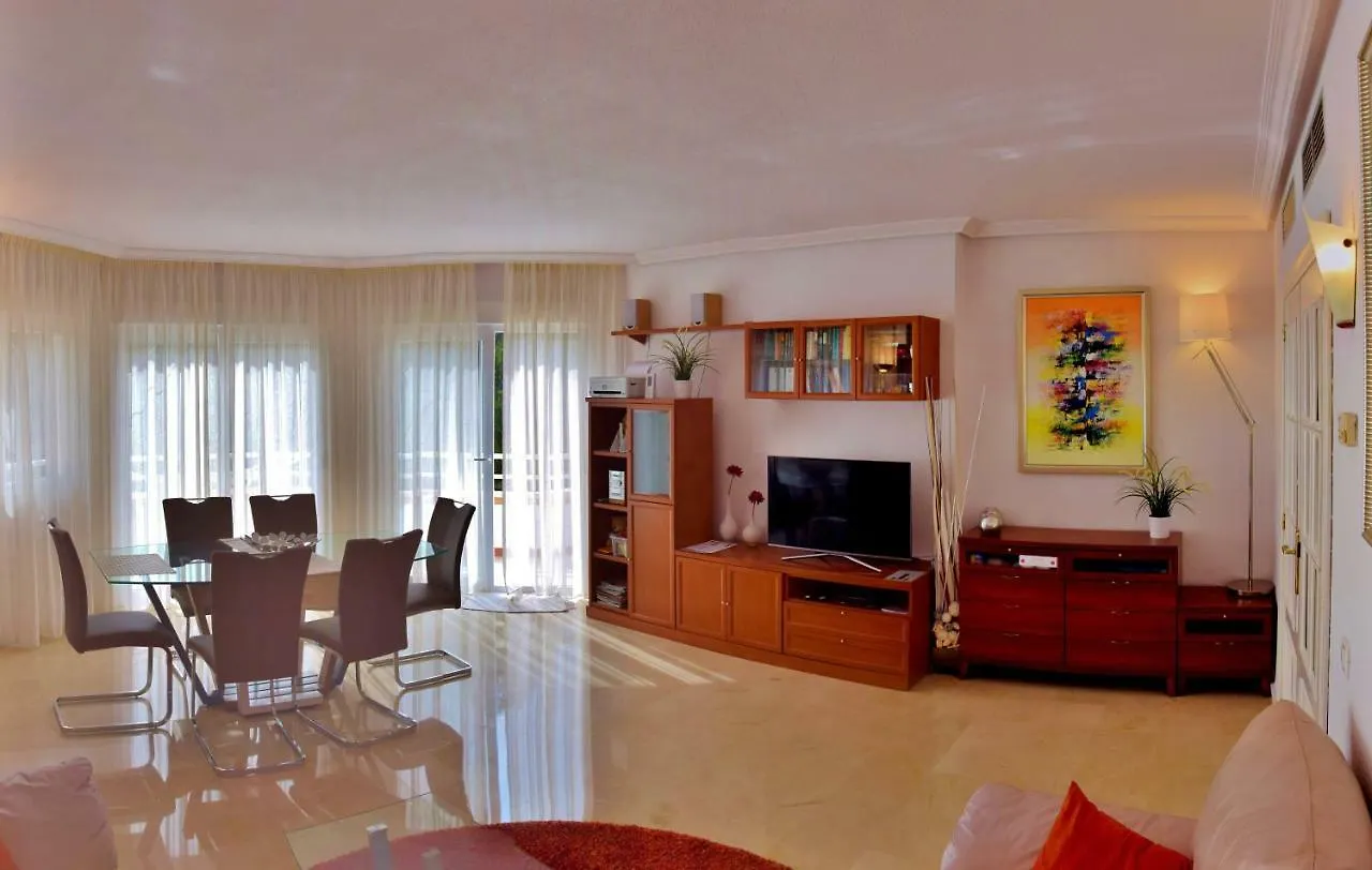 Palmeras Del Golf بينالماذينا إسبانيا